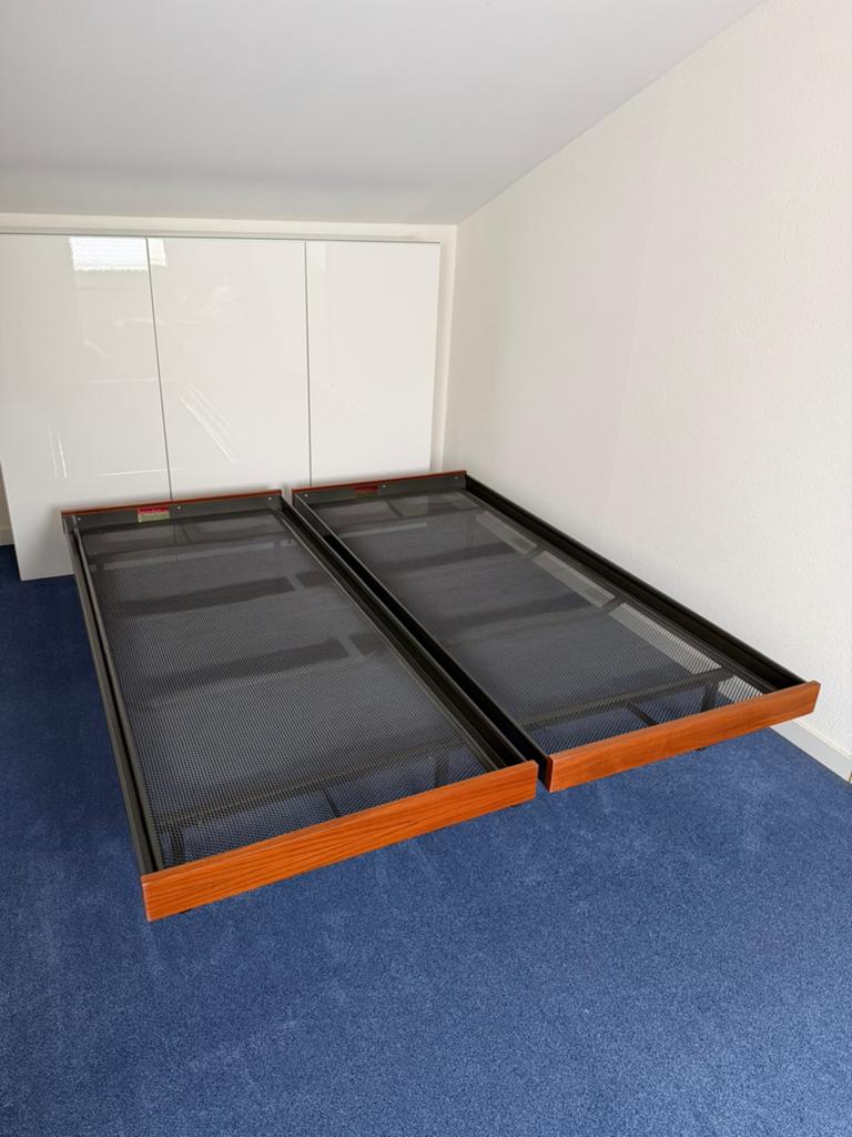 2 retro eenpersoonsbedden Deens design 1968/69, Ophalen