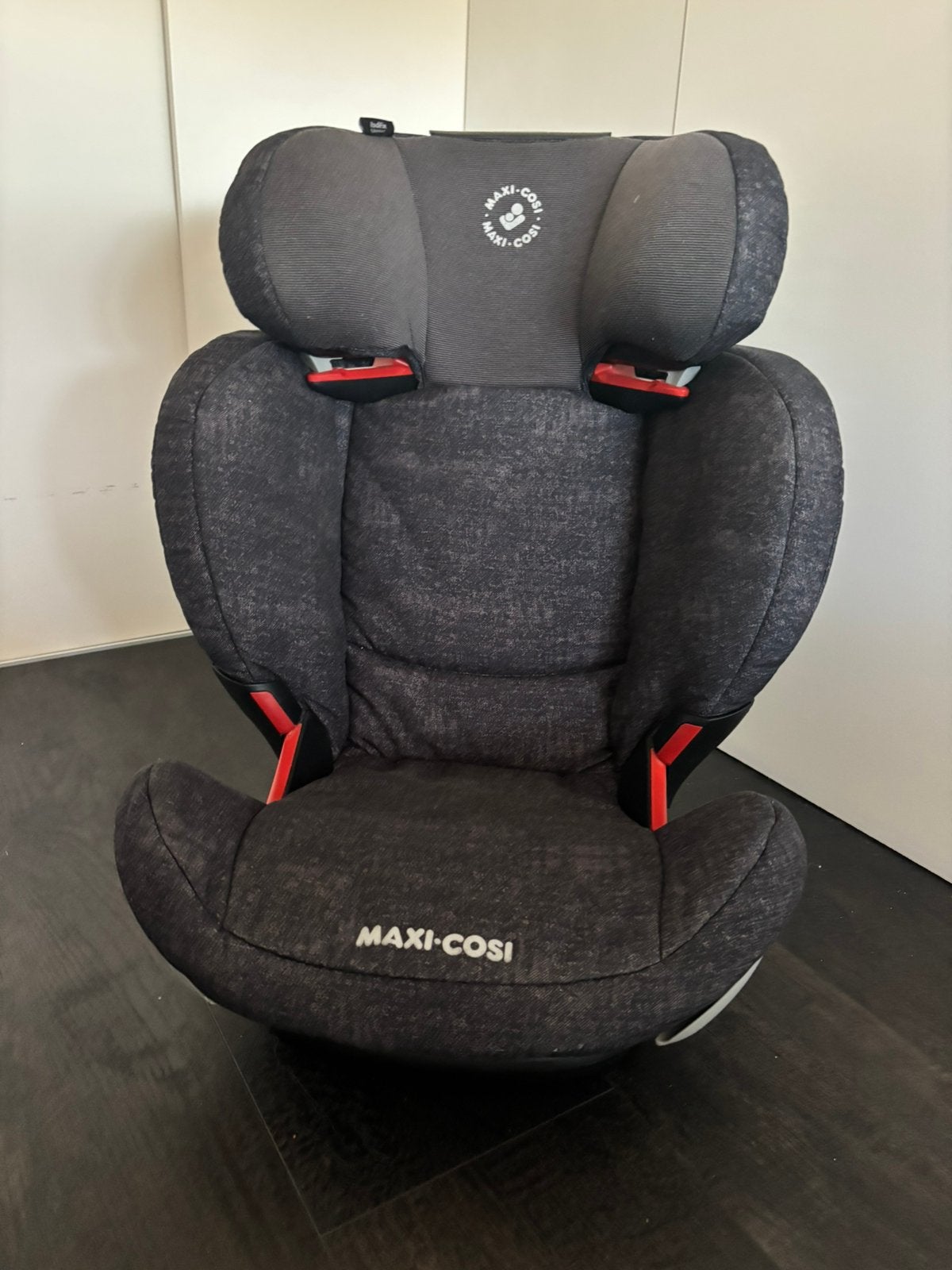 Maxi cosi rodifix in zeer nette staat, Ophalen, Gebruikt, 15 t/m 36 kg, Verstelbare rugleuning