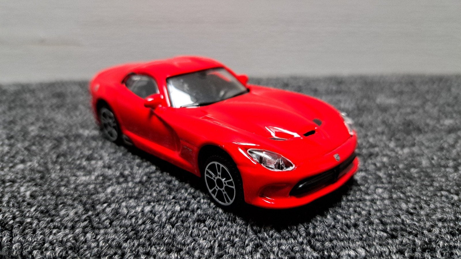 SRT Viper GTS Bburago (1:43), Ophalen of Verzenden, Zo goed als nieuw, Auto, Overige merken