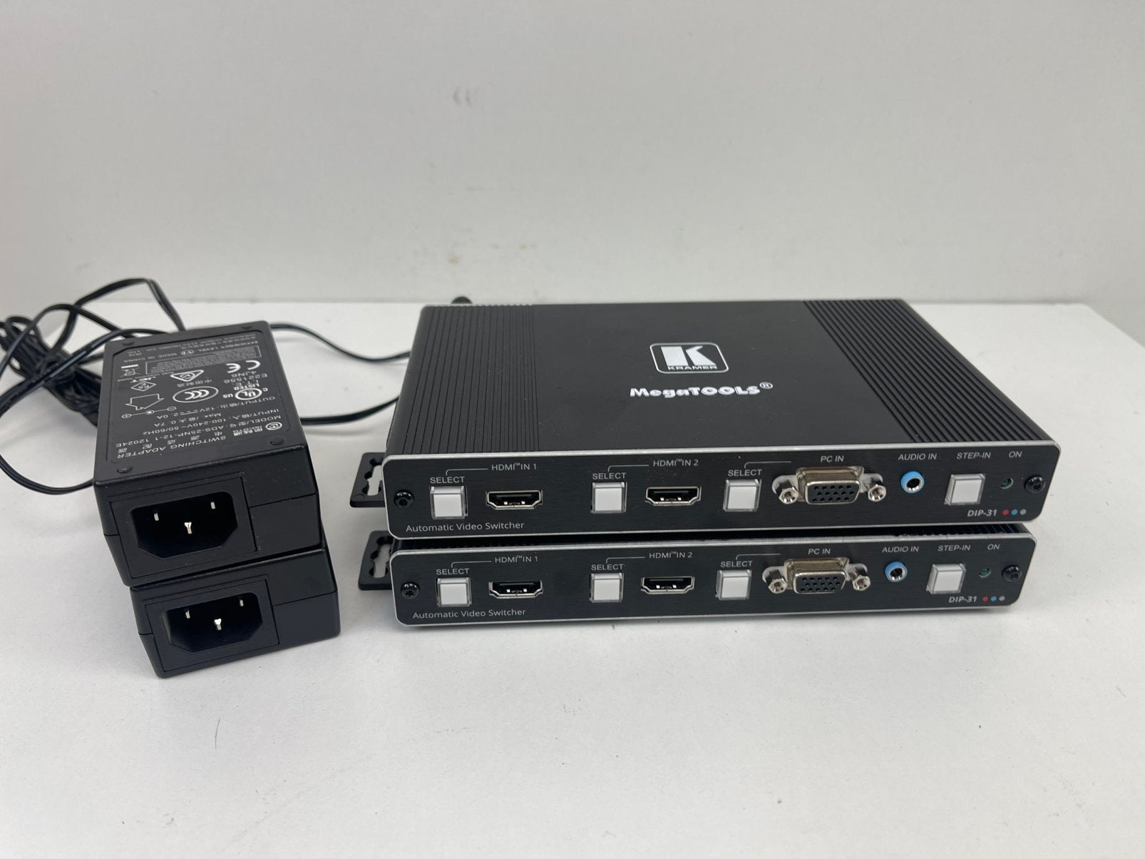 KRAMER DIP-31 Switcher 4K HDMI&VGA Norm€911,00 nu €125,00, Ophalen, Zo goed als nieuw, Video