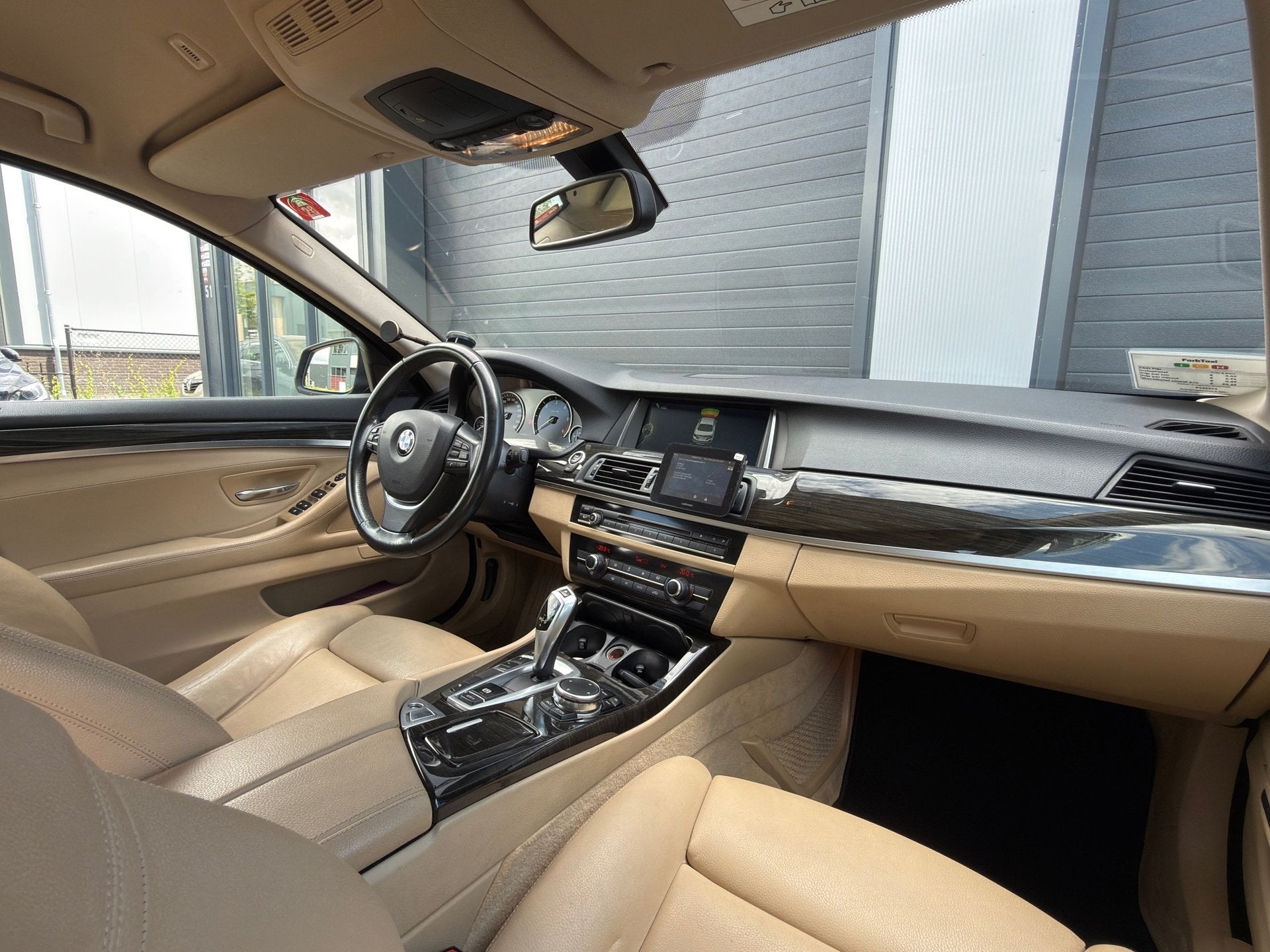 BMW 5-serie 520d High Executive / TAXI RIJKLAAR / LEDER LUXE, Auto's, BMW, Automaat, Achterwielaandrijving, Euro 6, 2000 kg
