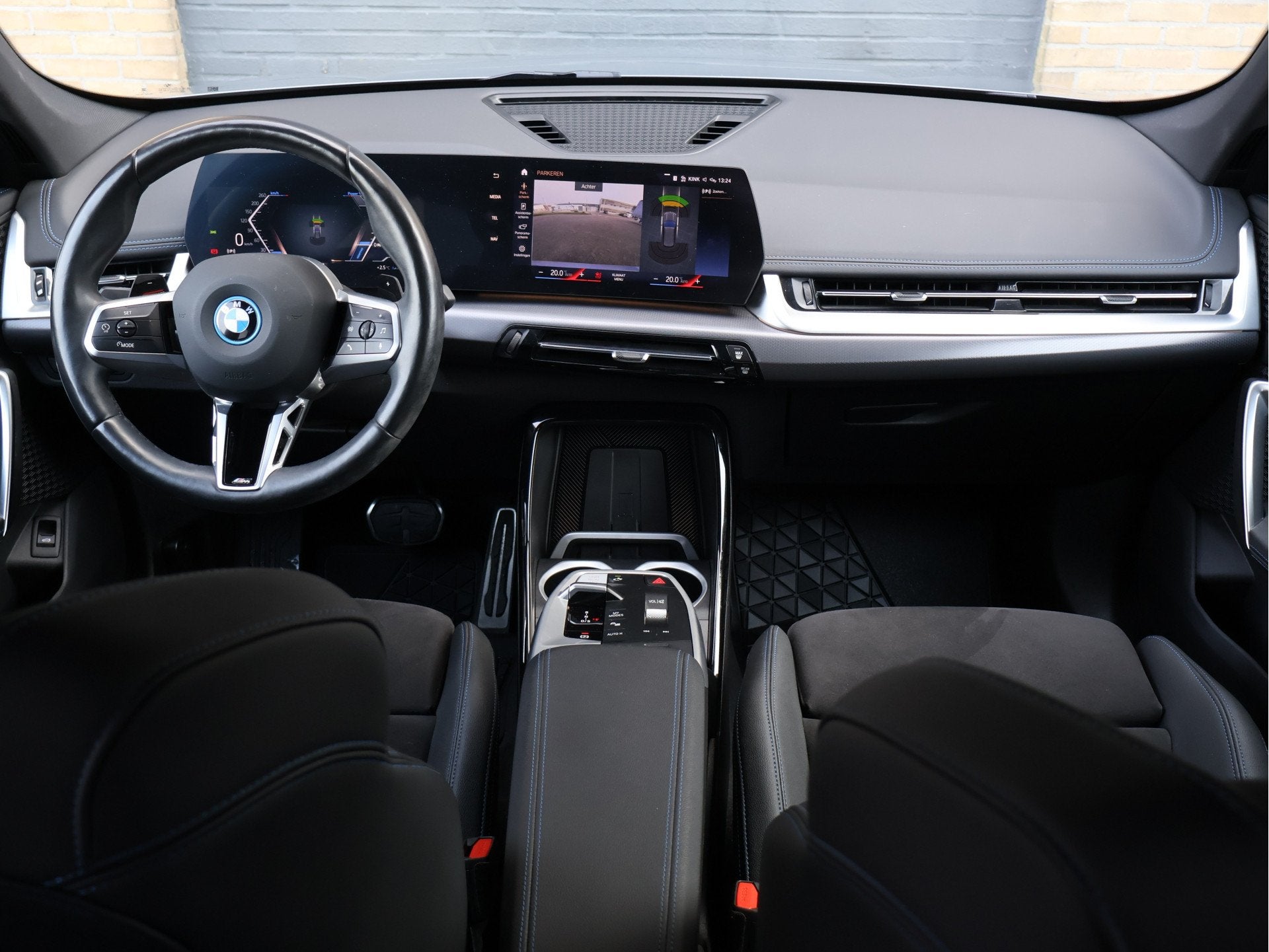 BMW X1 xDrive30e M Sport 326PK Individual | ACC | Cam | Driv, Bedrijf, Hybride Elektrisch/Benzine, 3 cilinders, 1835 kg