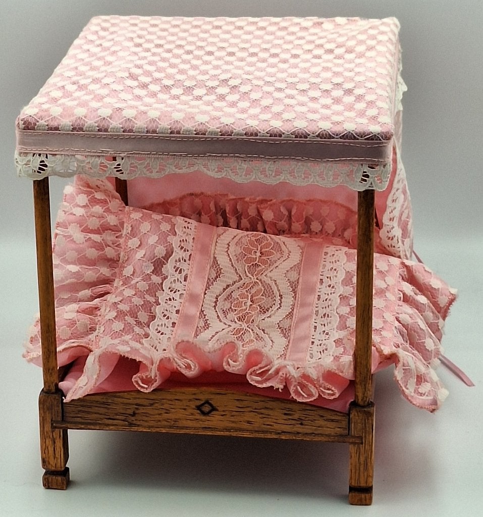 Tweepersoons Hemelbed, roze voor het poppenhuis, Ophalen of Verzenden, Poppenhuis