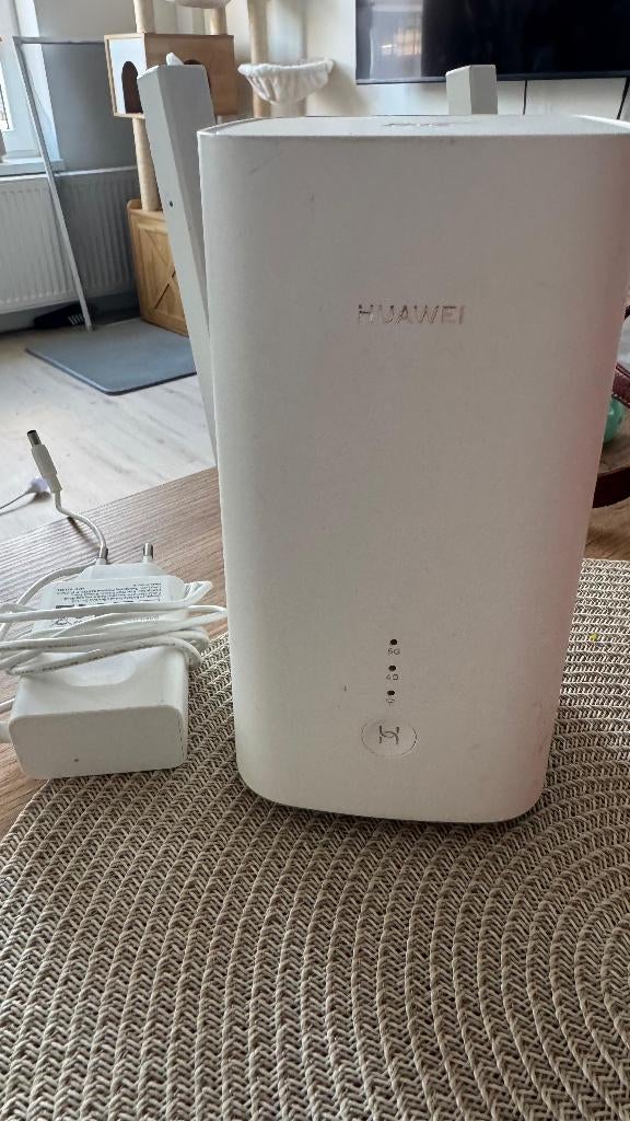 Huawei H122-373 5G CPE Pro 2 5G Router, Computers en Software, Routers en Modems, Ophalen of Verzenden, Zo goed als nieuw, Router met modem