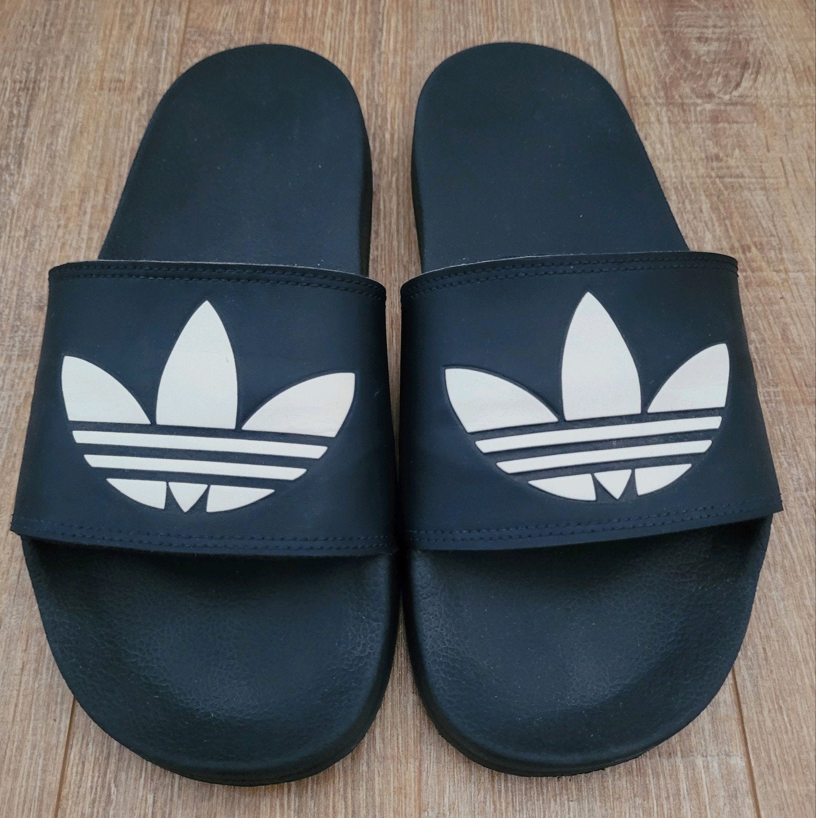 Nieuw! Adidas dames slippers donkerblauw, maat 8, Slippers, Nieuw, Ophalen of Verzenden, Blauw