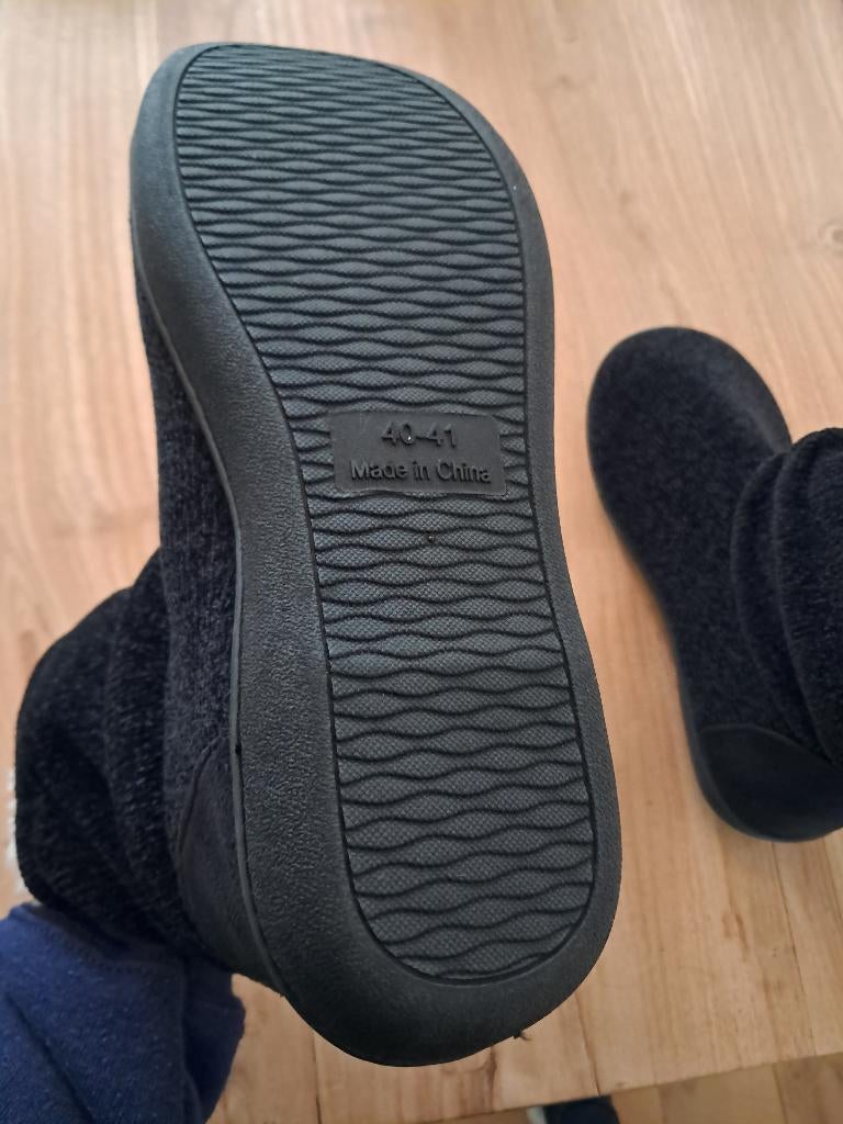 Pantoffels, nieuw!, Zwart, Nieuw, Ophalen of Verzenden, Pantoffels of Sloffen