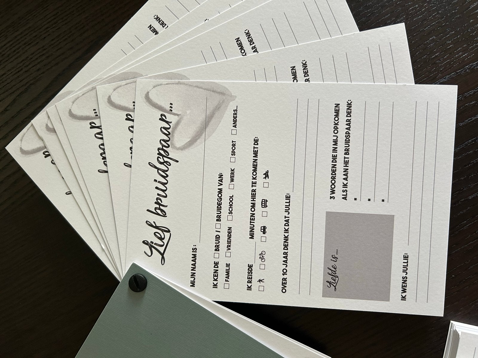 Gastenboek bruiloft (2x) met invulkaarten 'Lief Bruidspaar', Overige thema's, Ophalen of Verzenden, Zo goed als nieuw, Papier of Karton