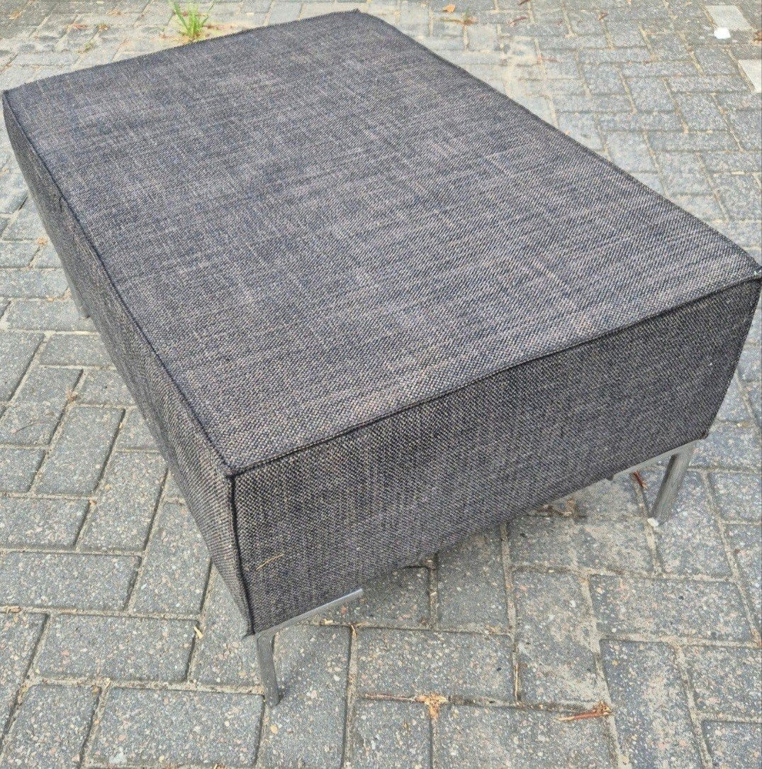 Design on Stock Bloq hocker uitgevoerd bruine stof rvs poten, 75 tot 100 cm, Zo goed als nieuw, Stof, Rechthoekig