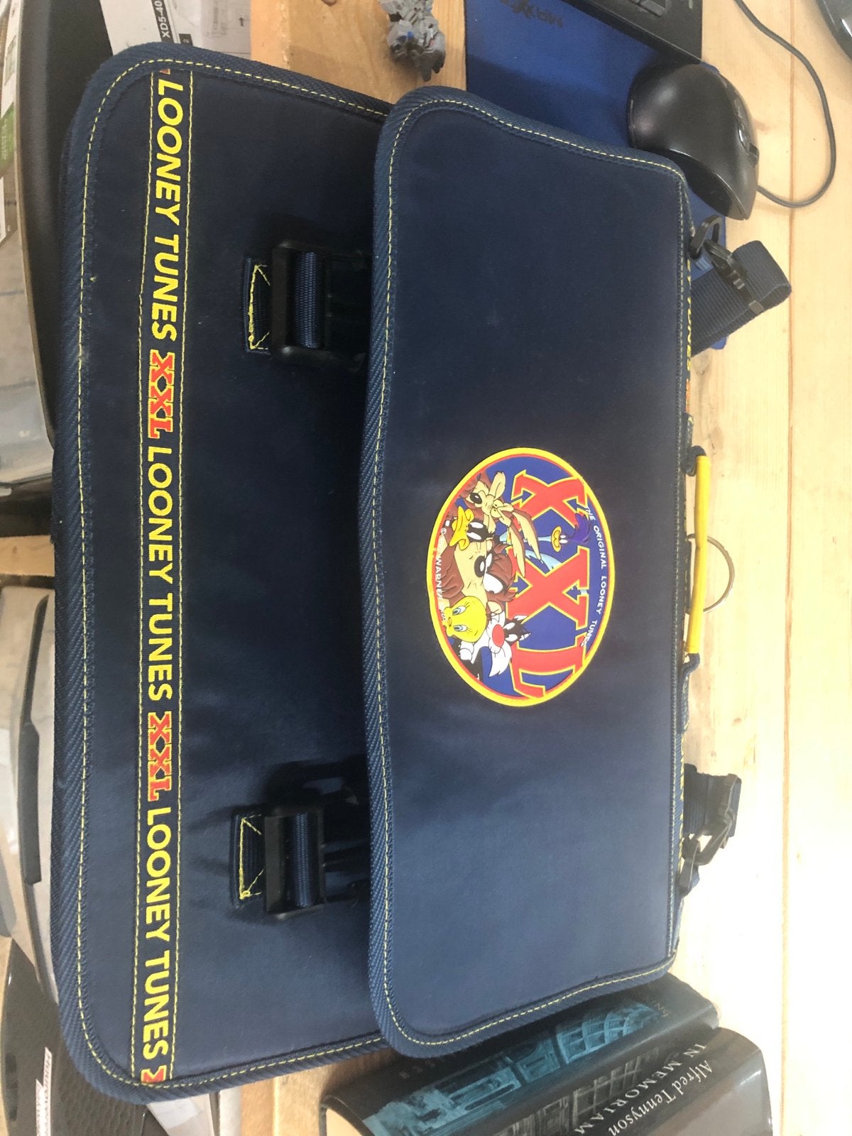 Zo goed als nieuwe XXL Looney Tunes tas, Ophalen, 40 cm of meer, Disney of Dora, C