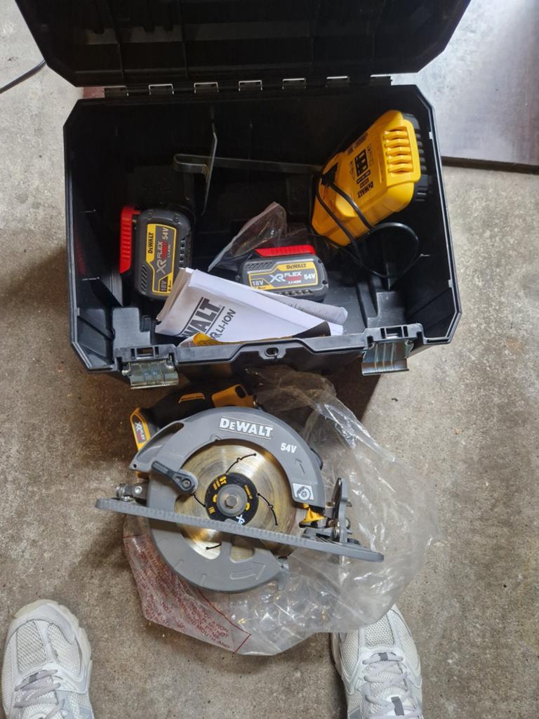 Dewalt 54v cirkelzaag, Ophalen, Cirkelzaag, Zo goed als nieuw, 30 tot 70 mm