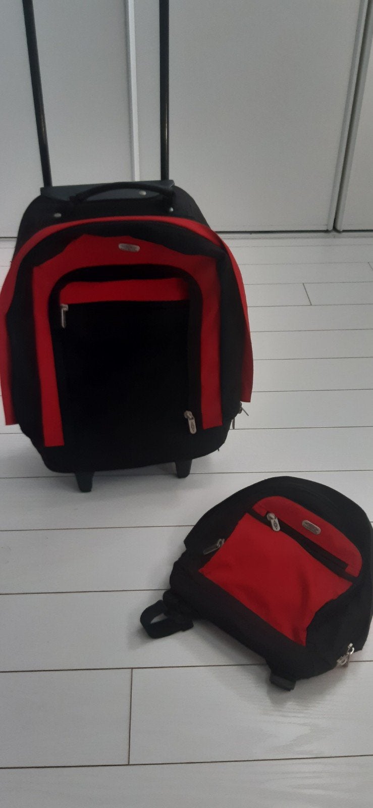 Handige kindertrolley met afneembaar rugzakje, Ophalen, Uitschuifbare handgreep, Gebruikt, Minder dan 40 cm