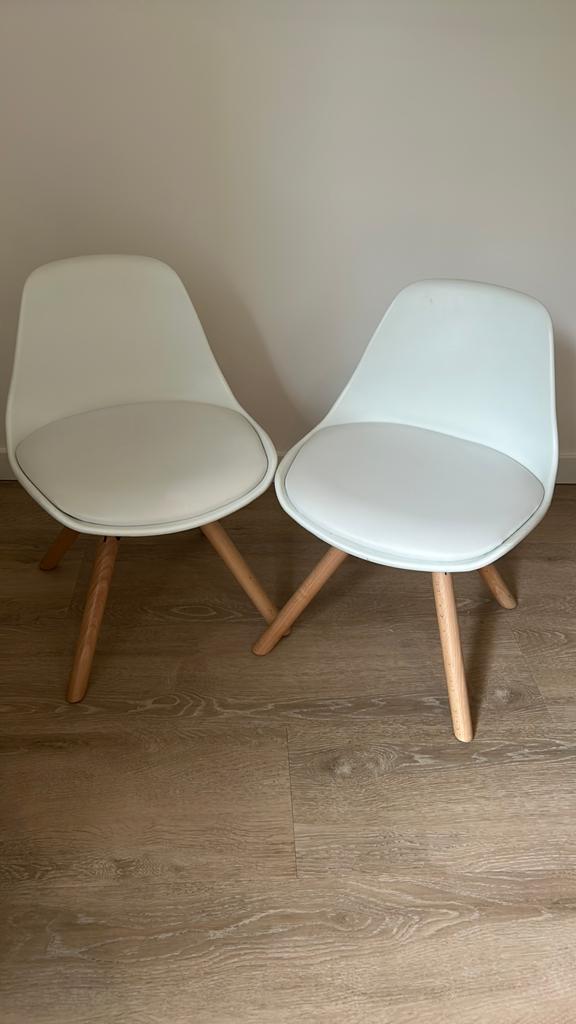 Twee kinder (bureau) stoeltjes wit, Ophalen, Zo goed als nieuw, Overige typen