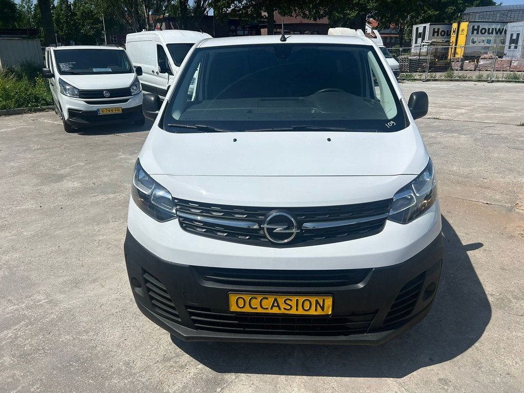 Opel Vivaro 1.5 Diesel 120 S&S 3 persoons, Auto's, Bestelauto's, Voorwielaandrijving, 15 km/l, Gebruikt, Zwart