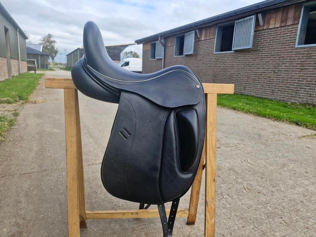 Empire Avanti 17inch MW ZGAN, Dieren en Toebehoren, Ophalen of Verzenden, Zo goed als nieuw, Dressuur