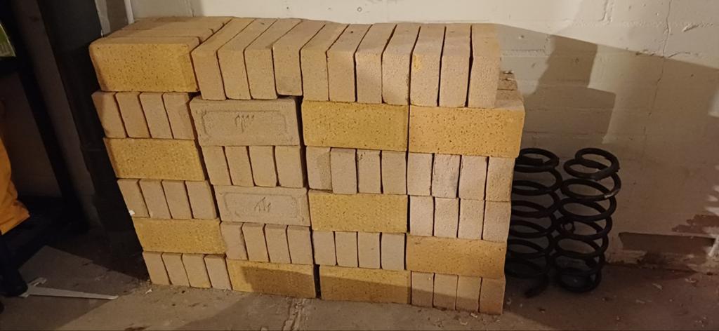 95 ongebruikte bakstenen 21x10x5 cm, Ophalen, Nieuw, Bakstenen