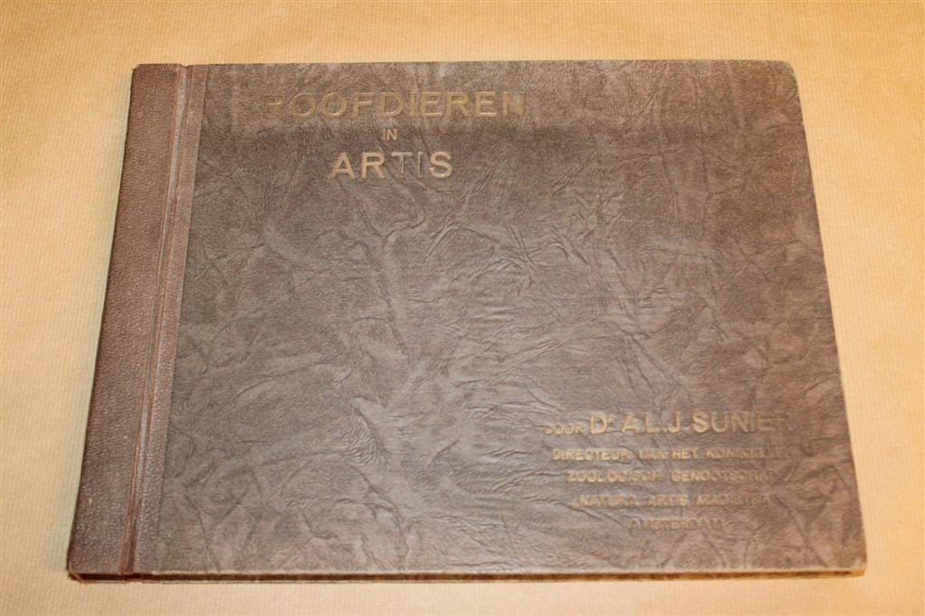 Roofdieren in Artis — Compleet Fotoalbum — Kahrel [1932], Ophalen of Verzenden, Gelezen