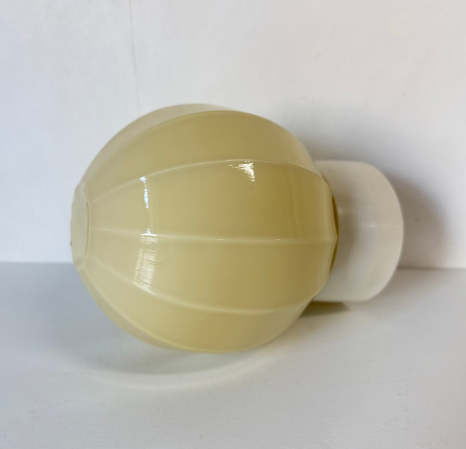 Vintage crème Thabur plafondlamp gelijnde bol vlak bovenop, Ophalen of Verzenden