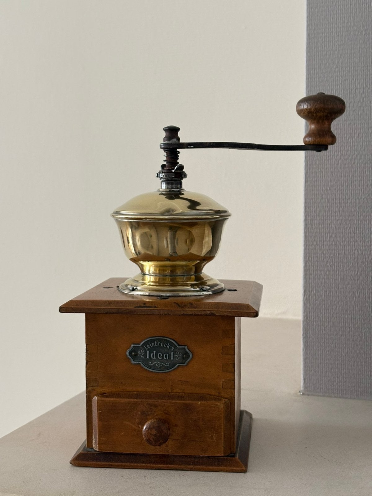 Koffiemolen antiek, Ophalen of Verzenden