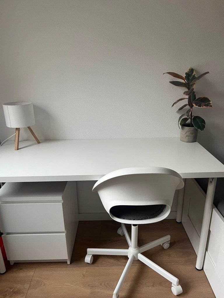 Desk white (Ikea), Ophalen, Demontabel, 120 cm, Zo goed als nieuw