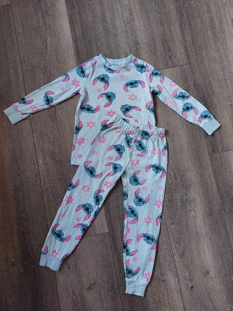 Mooie Stitch pyjama, als nieuw, mt 110/116, Ophalen of Verzenden, Zo goed als nieuw, Meisje, Nacht- of Onderkleding
