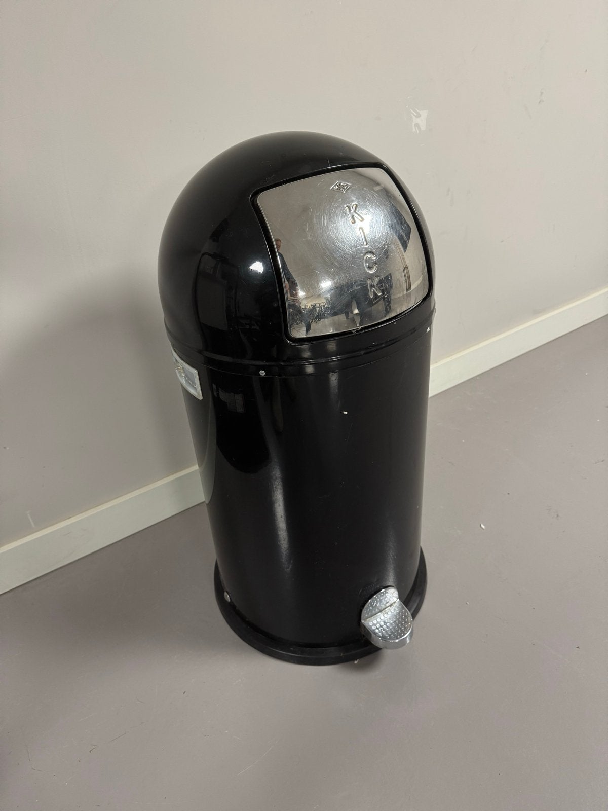 Wesco Kickmaster prullenbak groot pedaal zwart, Gebruikt, Met pedaal, Ophalen of Verzenden, 30 tot 40 liter