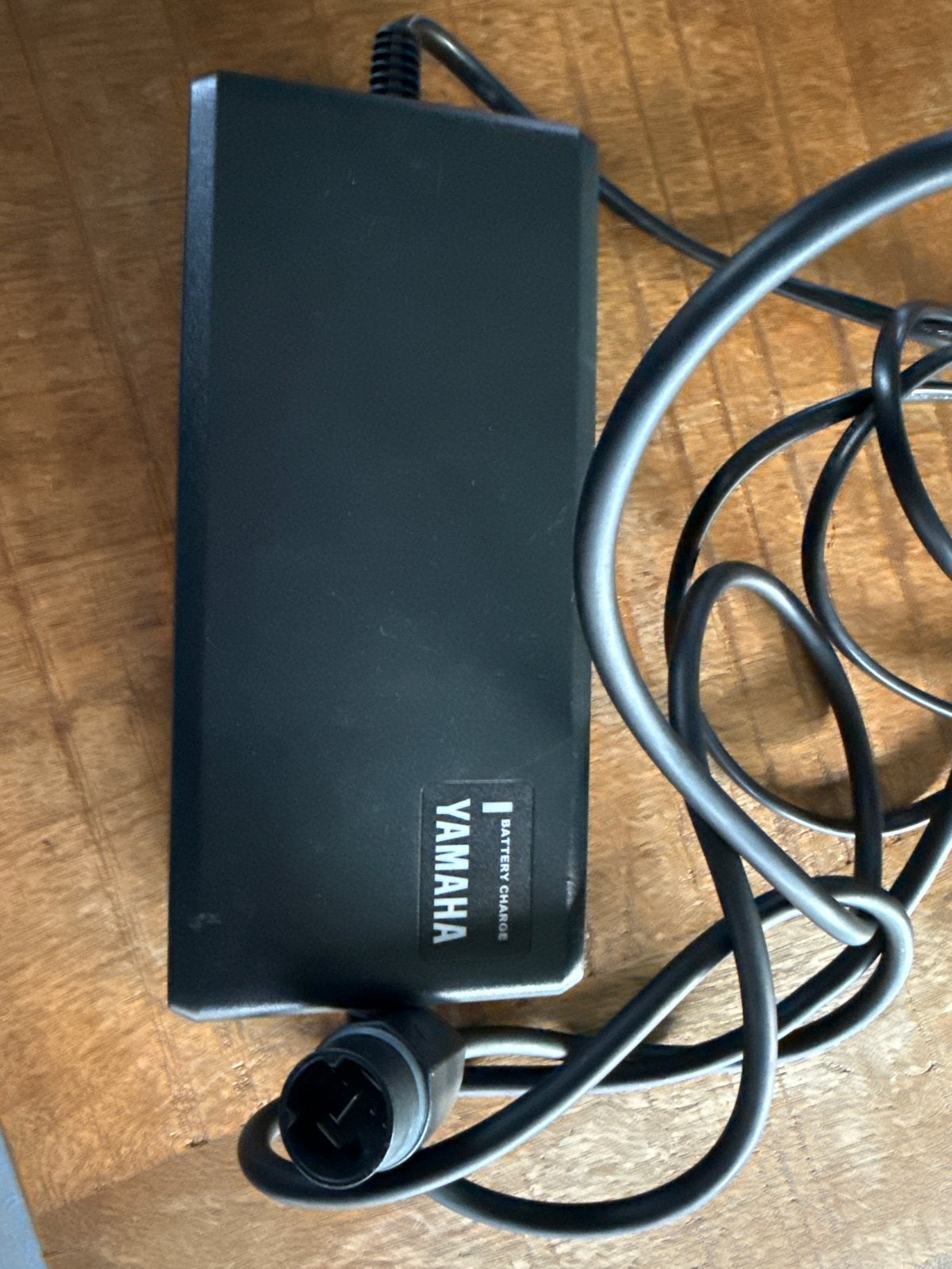 Yamaha Acculader PASC6 X1R-00 - 42.0V 4.0A, Ophalen of Verzenden, Gebruikt