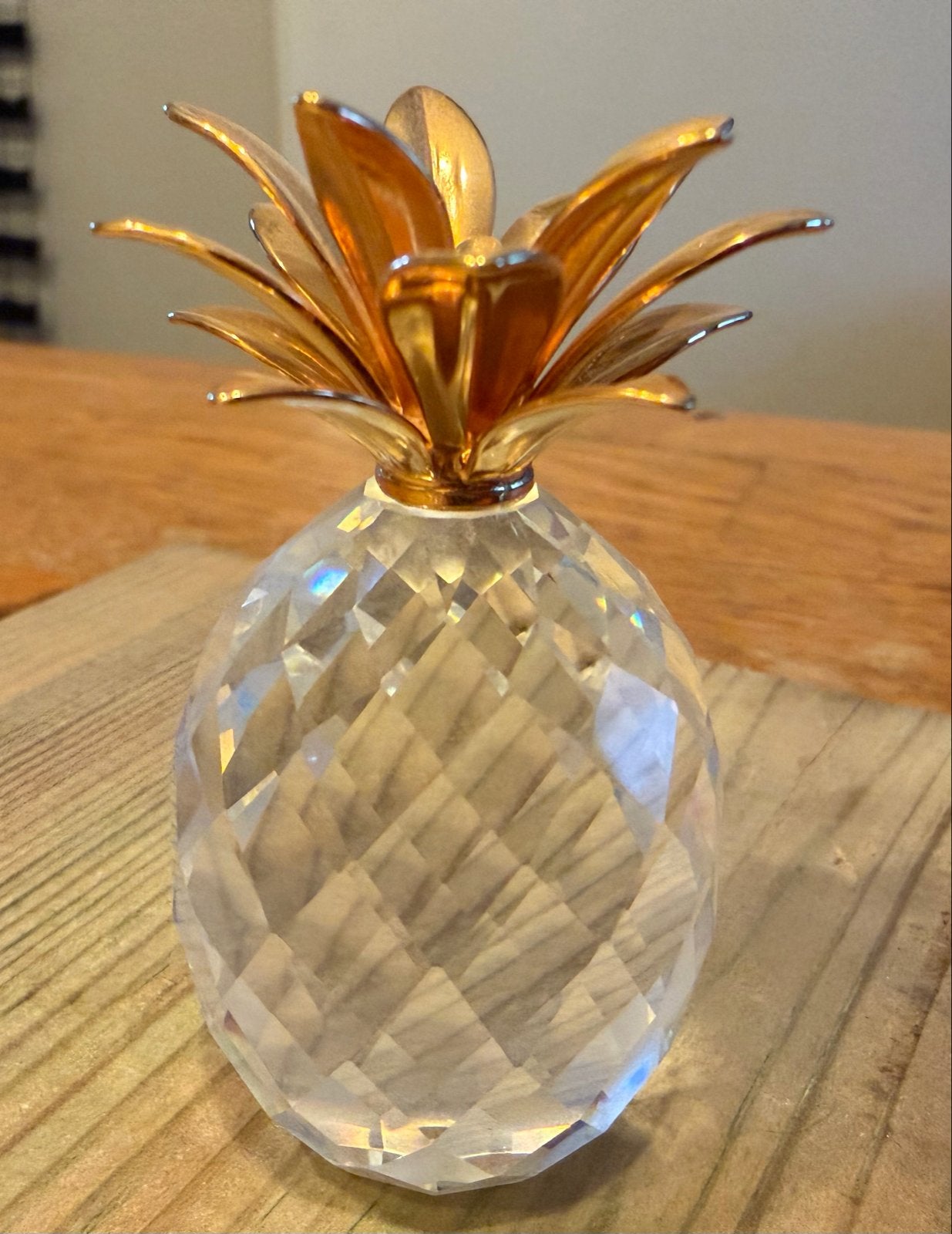 Swarovski Kristallen Ananas met Gouden Bladeren, Ophalen of Verzenden, Zo goed als nieuw, Figuurtje
