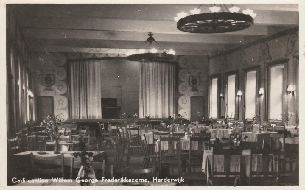 Harderwijk   WillemGeorgeFrederik kazerne, Ophalen of Verzenden, 1940 tot 1960, Gelopen, Gelderland