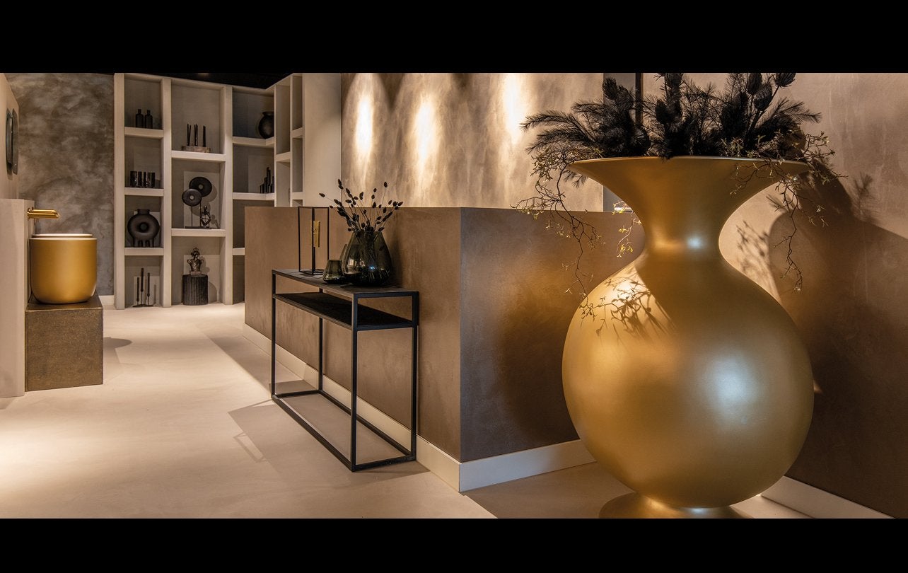 Grote gouden vaas met zwarte zijden takken - 180 cm, Overige materialen, Inclusief decoratie, Ophalen of Verzenden, Zo goed als nieuw