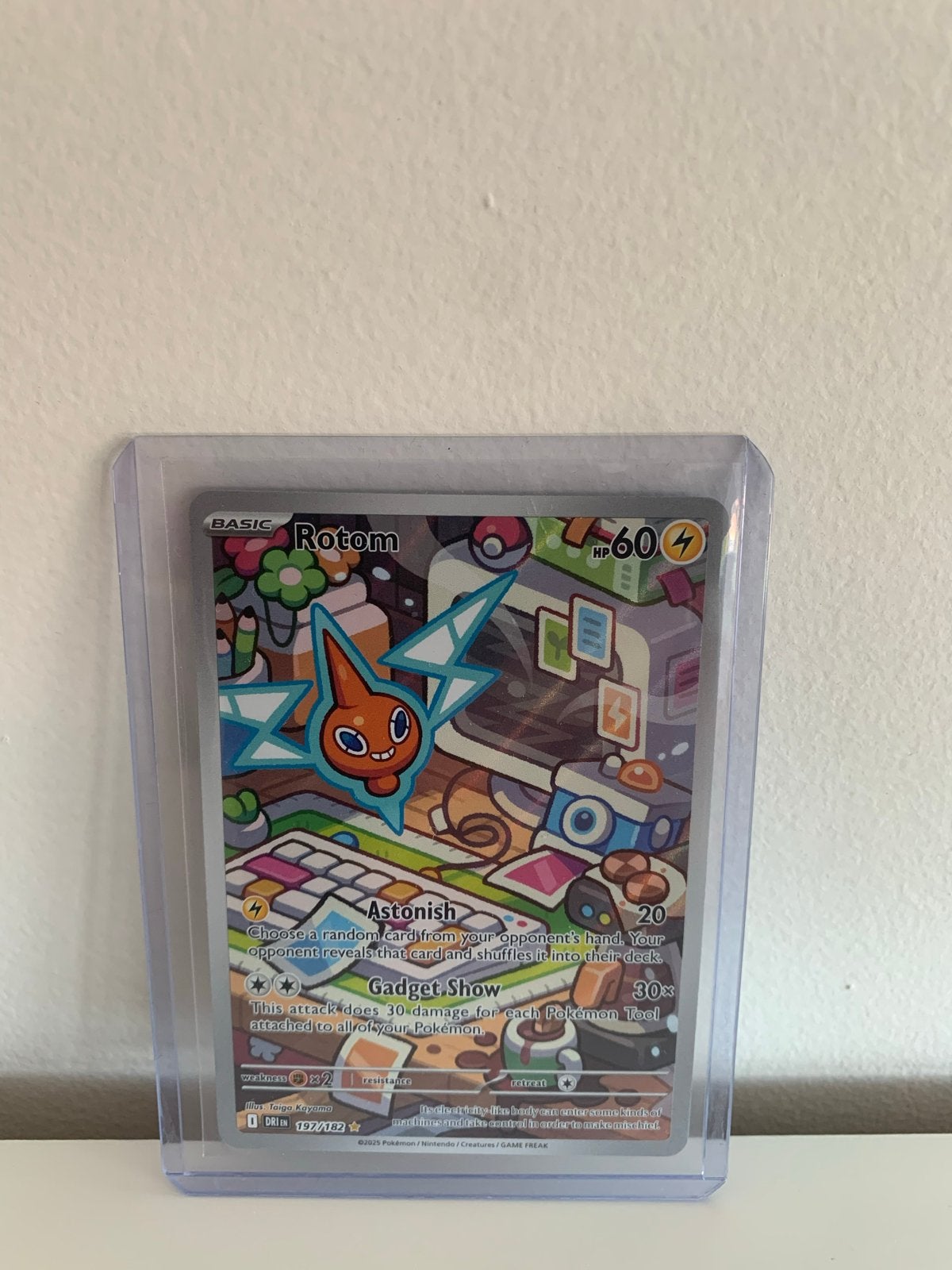 Rotom Pokémon Kaart (197/182) - Full Art, Ophalen of Verzenden, Zo goed als nieuw, Losse kaart