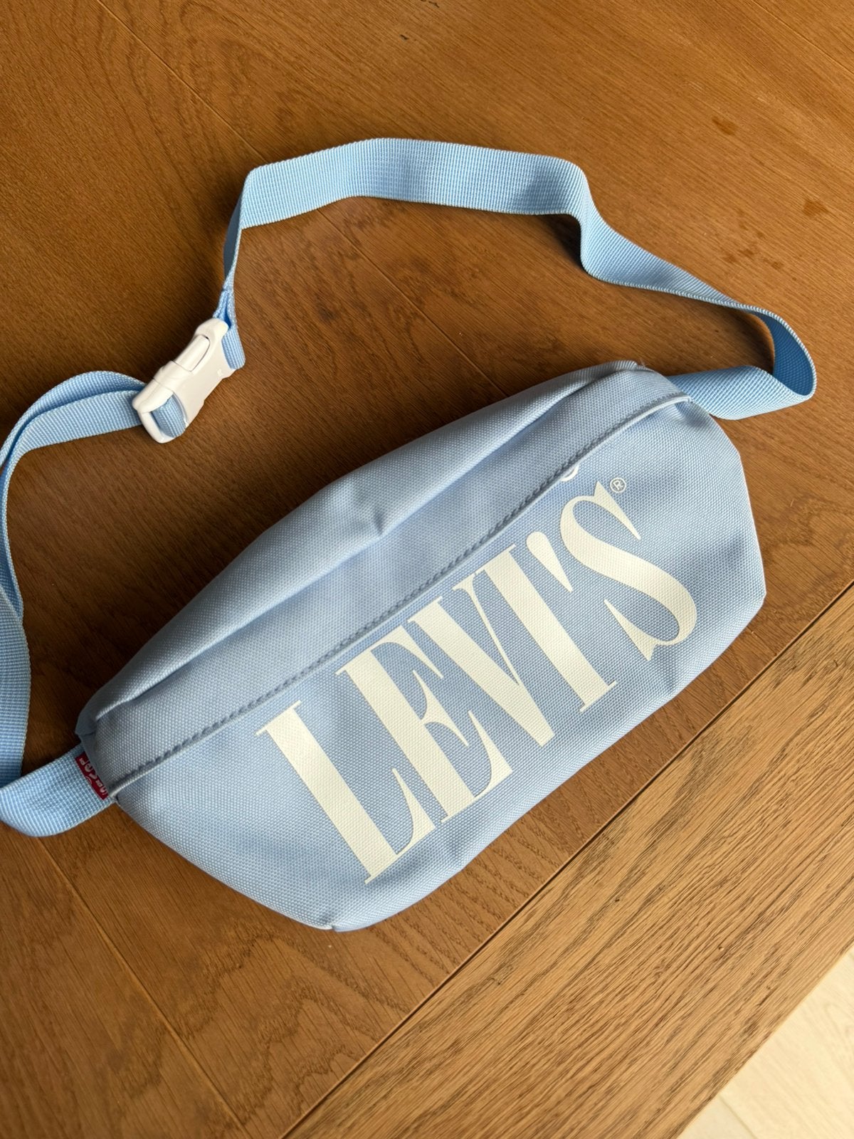 Levi's heuptasje baby blauw - perfect voor de zomer!, Ophalen of Verzenden, Nieuw, Blauw, Overige typen