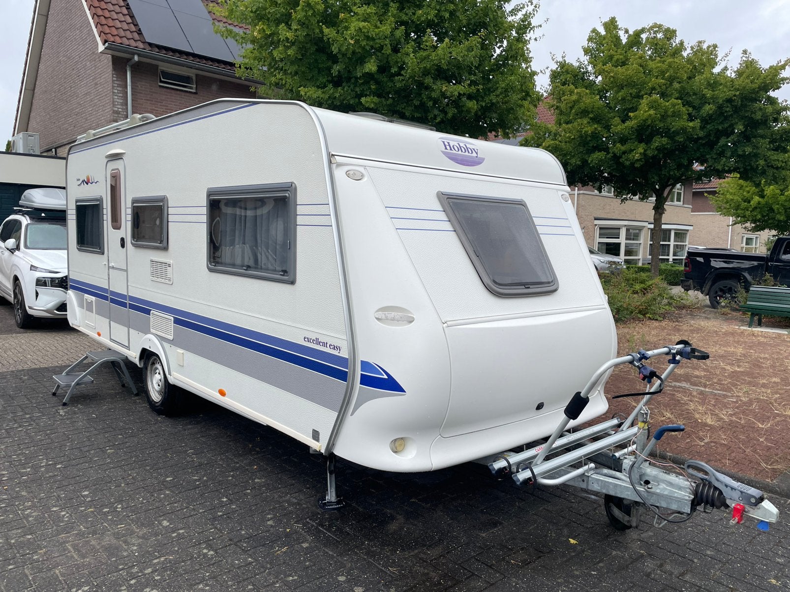 Hobby Excellent Easy 495 UK 2006, Stapelbed, Voortent/luifel, Rondzit, Particulier, Schokbreker, 5 tot 6 meter