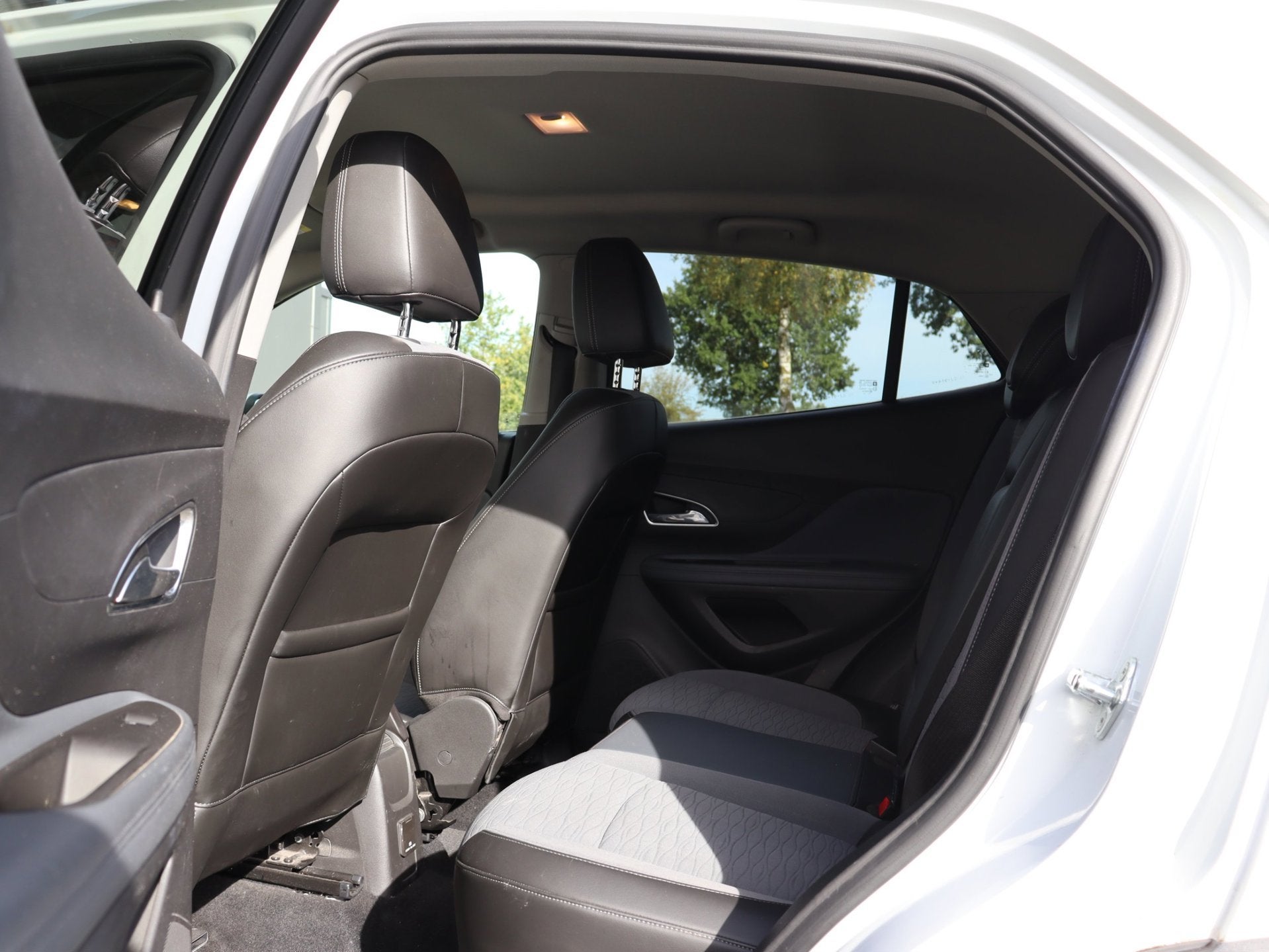 Foto 10 van Opel Mokka 1.4 T Cosmo LPG navi 1/2 Leer airco org NL