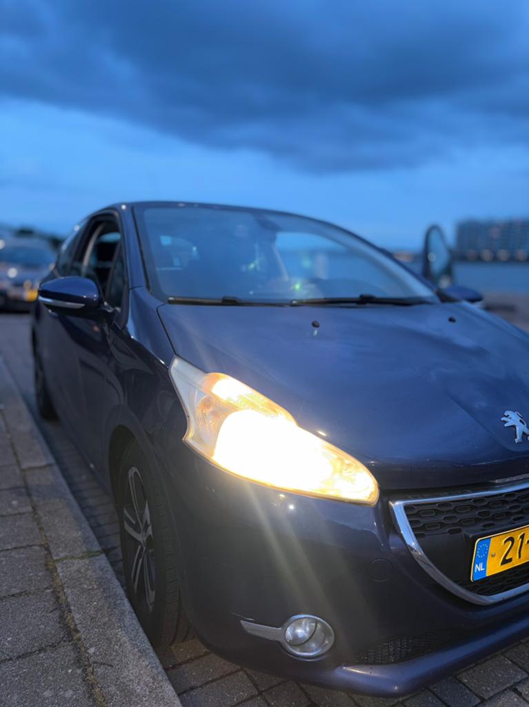 Peugeot 208 1.2 VTI 60KW/82PK 3-D 2013 Blauw, Voorwielaandrijving, 31 €/maand, Blauw, Origineel Nederlands