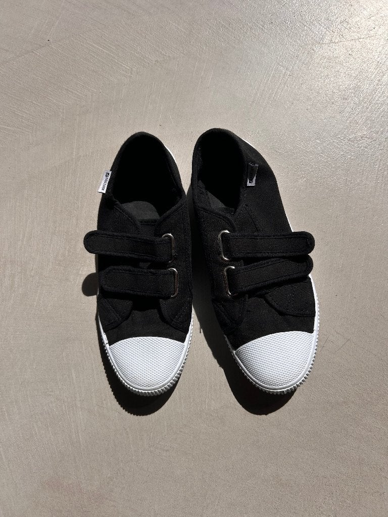 Zwarte lichte gymschoenen - Maat 37, Ophalen, Zo goed als nieuw, Panther, Jongen of Meisje