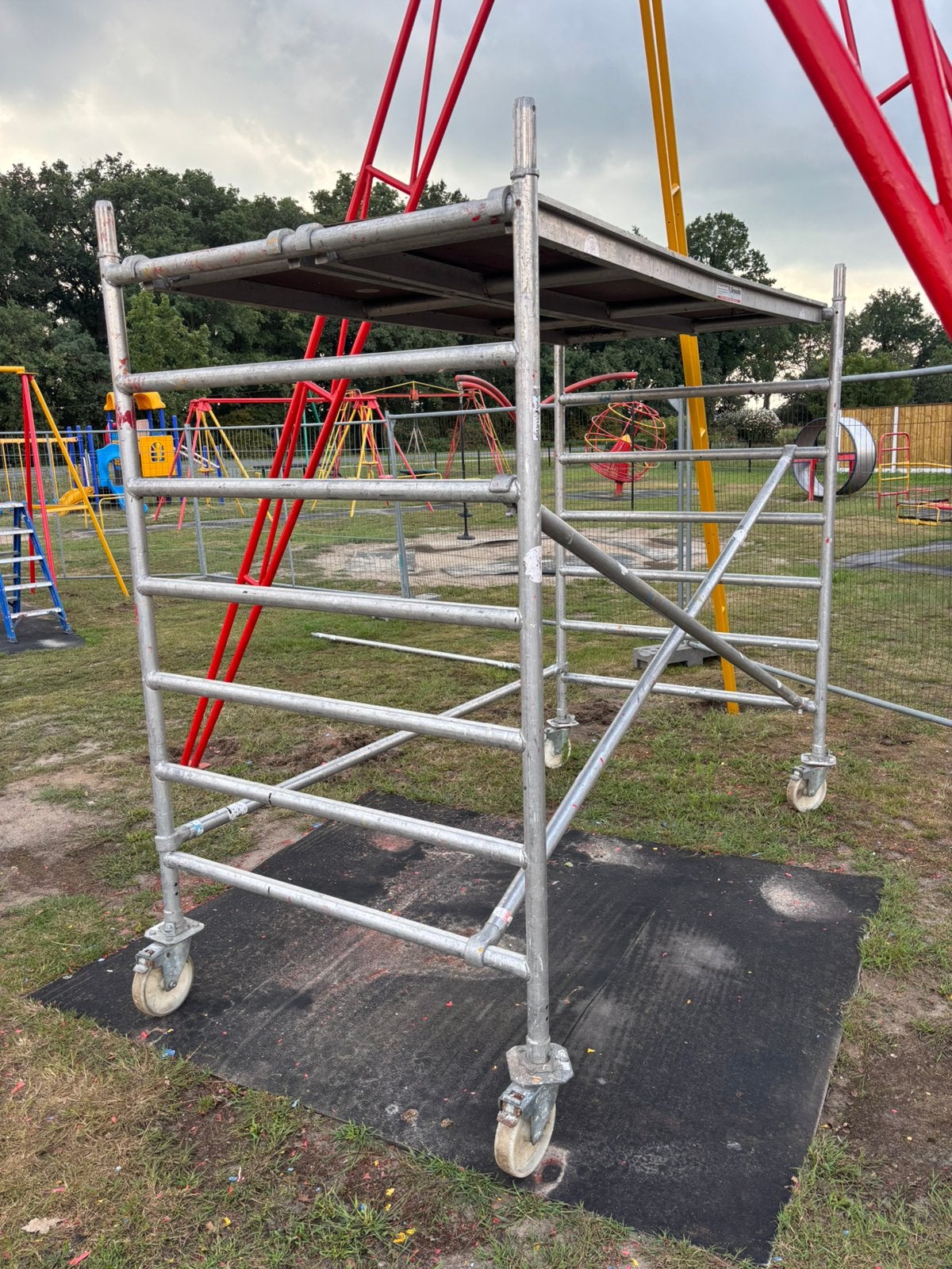 Rolsteiger skyworks werkhoogte 6 meter, Ophalen, Gebruikt, Rolsteiger of Kamersteiger, 5 meter of hoger