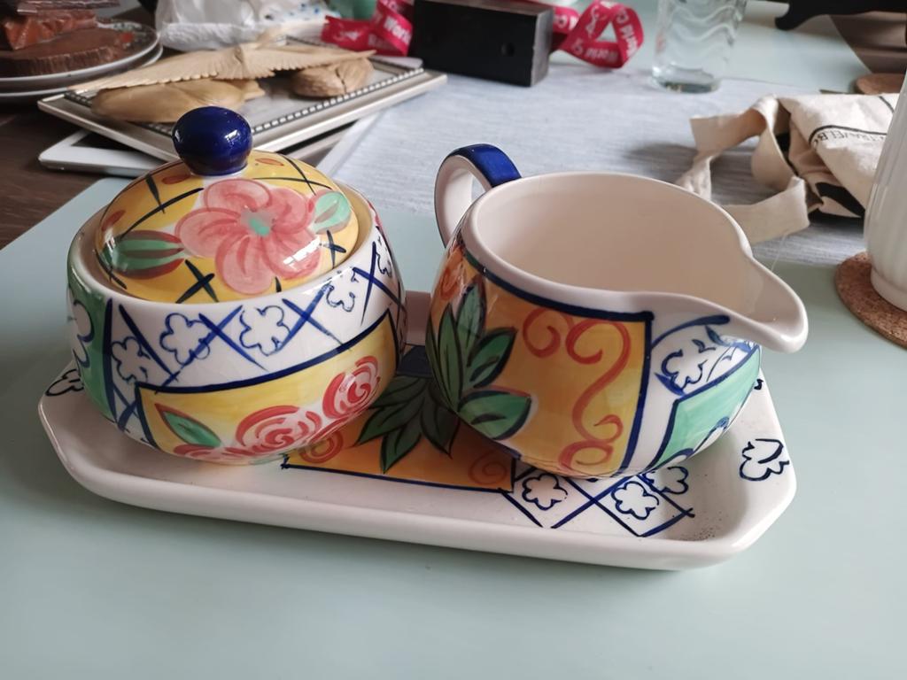 Kleurrijke keramische set, Ophalen of Verzenden, Zo goed als nieuw, Overige stijlen, Overige typen