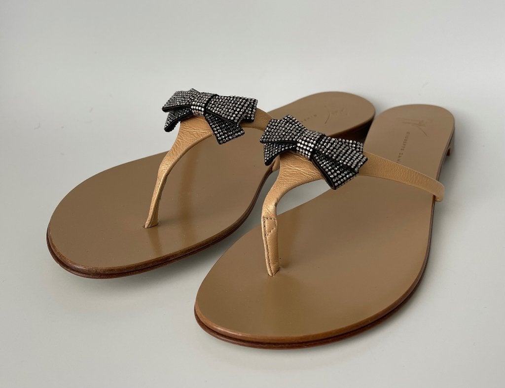 Giuseppe Zanotti slippers maat 40. Leer., Kleding | Dames, Verzenden, Giuseppe Zanotti, Beige, Sandalen of Muiltjes