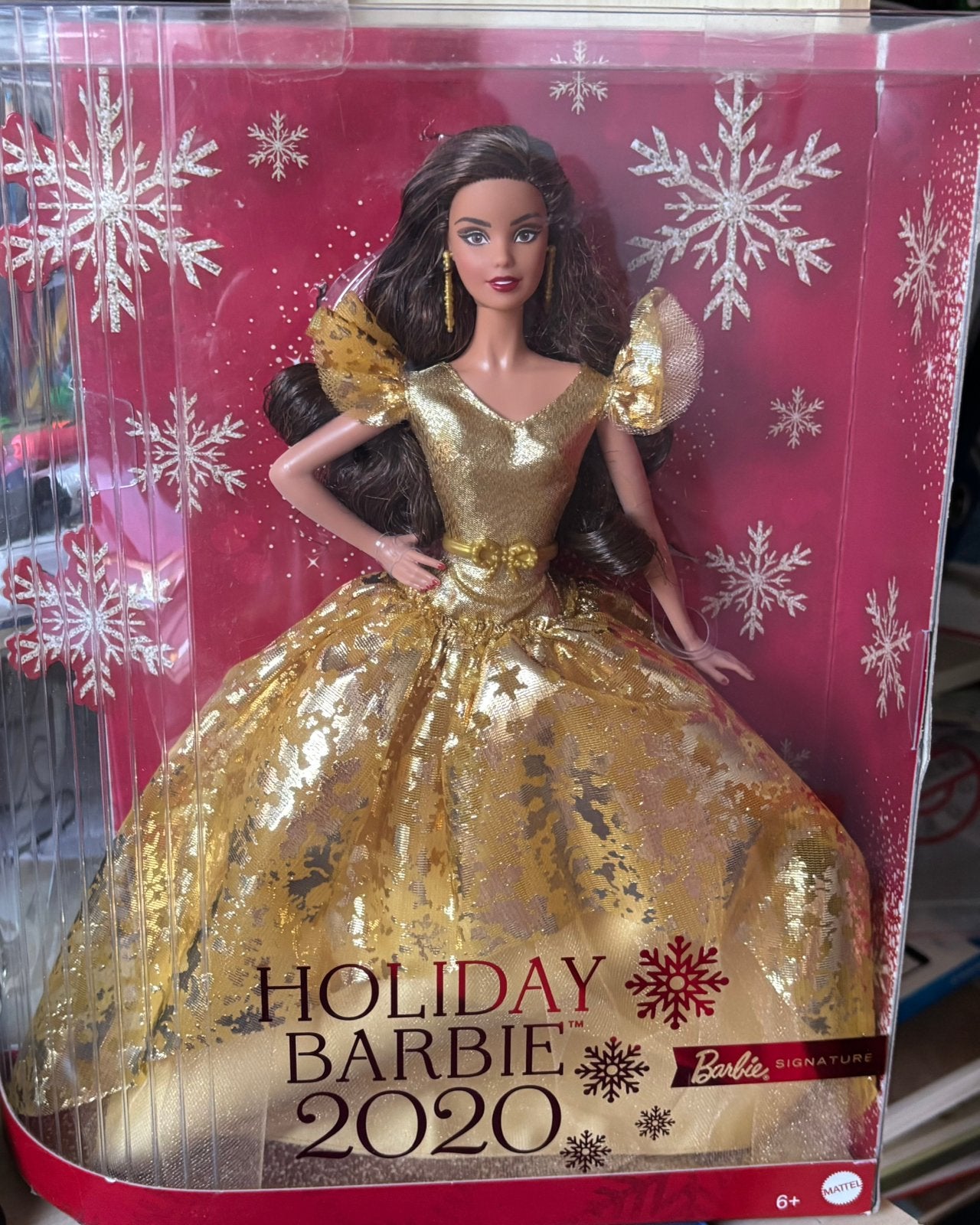 Holiday Barbie 2020 Brunette NRFB, Ophalen of Verzenden, Zo goed als nieuw, Fashion Doll