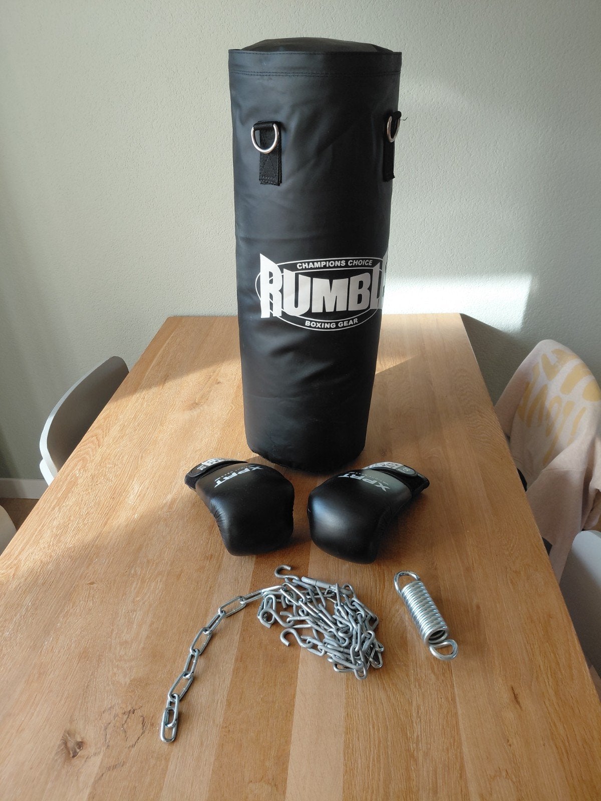 Bokszak set: Rumble bokszak en XPRT bokshandschoenen, Ophalen, Zo goed als nieuw, Bokszak
