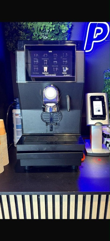Rhea Business RHTT1 koffiemachine, Espresso apparaat, 10 kopjes of meer, Zo goed als nieuw, Koffiebonen