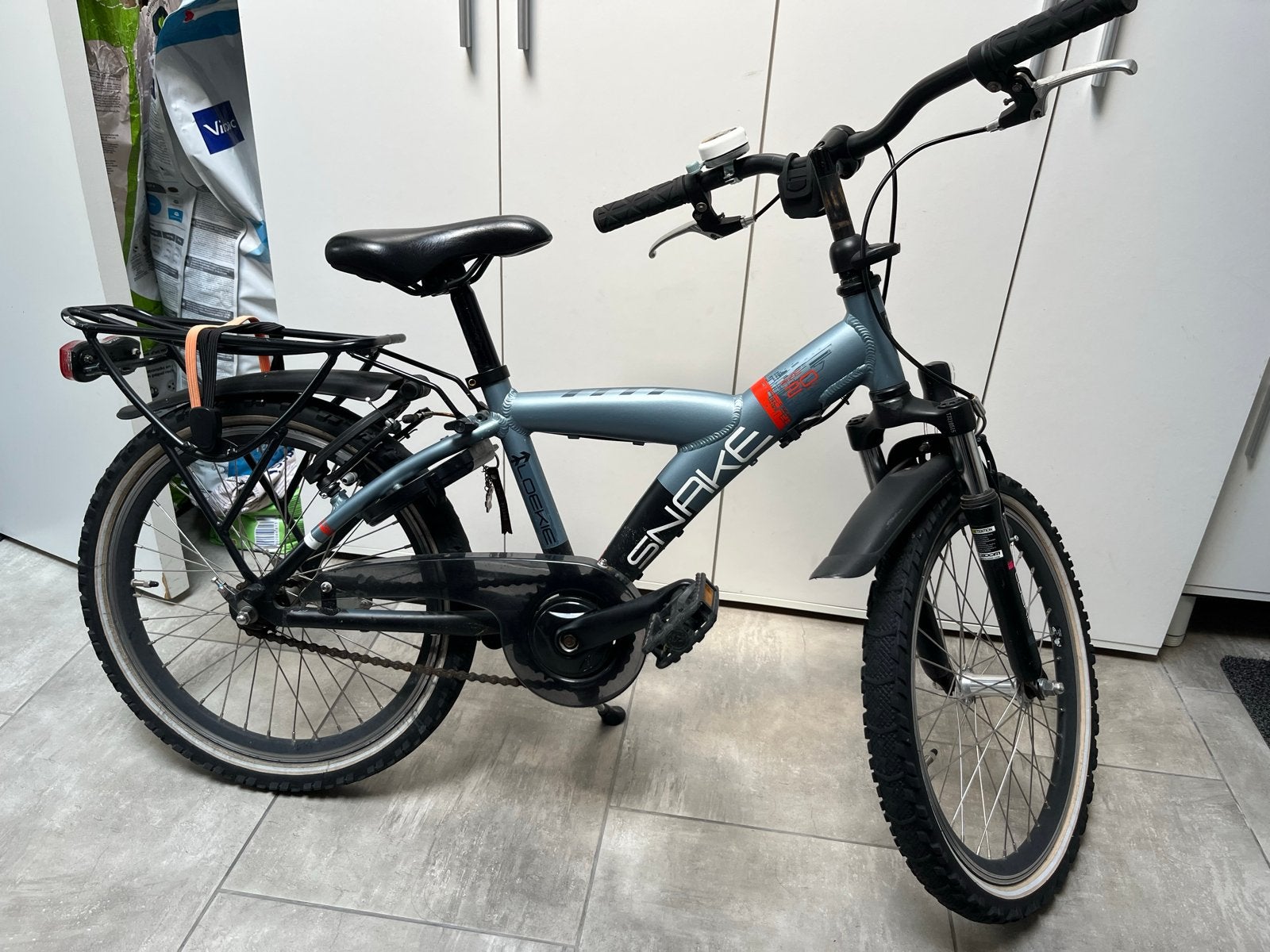 Loekie snake kinderfiets 20 inch met hand- en terugtraprem, Fietsen en Brommers, Fietsen | Kinderfietsjes, Ophalen, Gebruikt, Terugtraprem