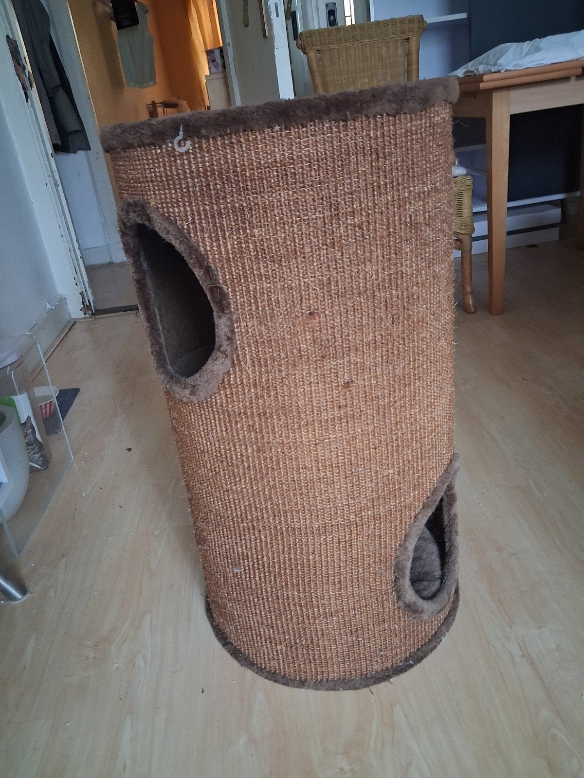 Grote ronde krabpaal  met 2"kamers", Ophalen, Krabpaal