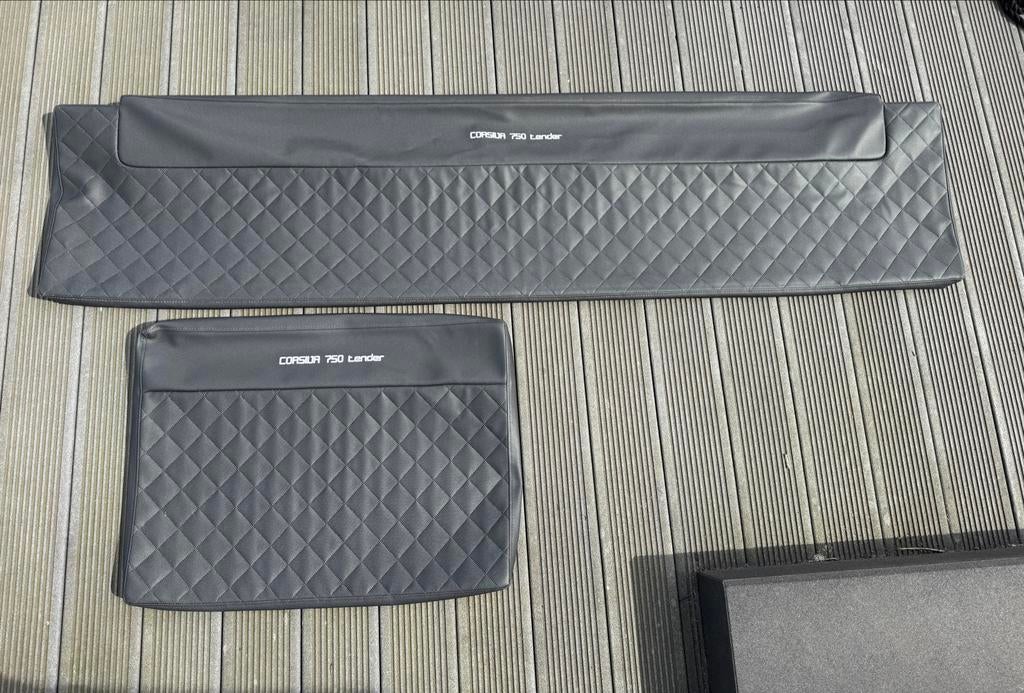 Twee nieuwe boot kussenhoezen voor Corsiva 750 tender, Ophalen of Verzenden, Nieuw, Interieur en Kussens
