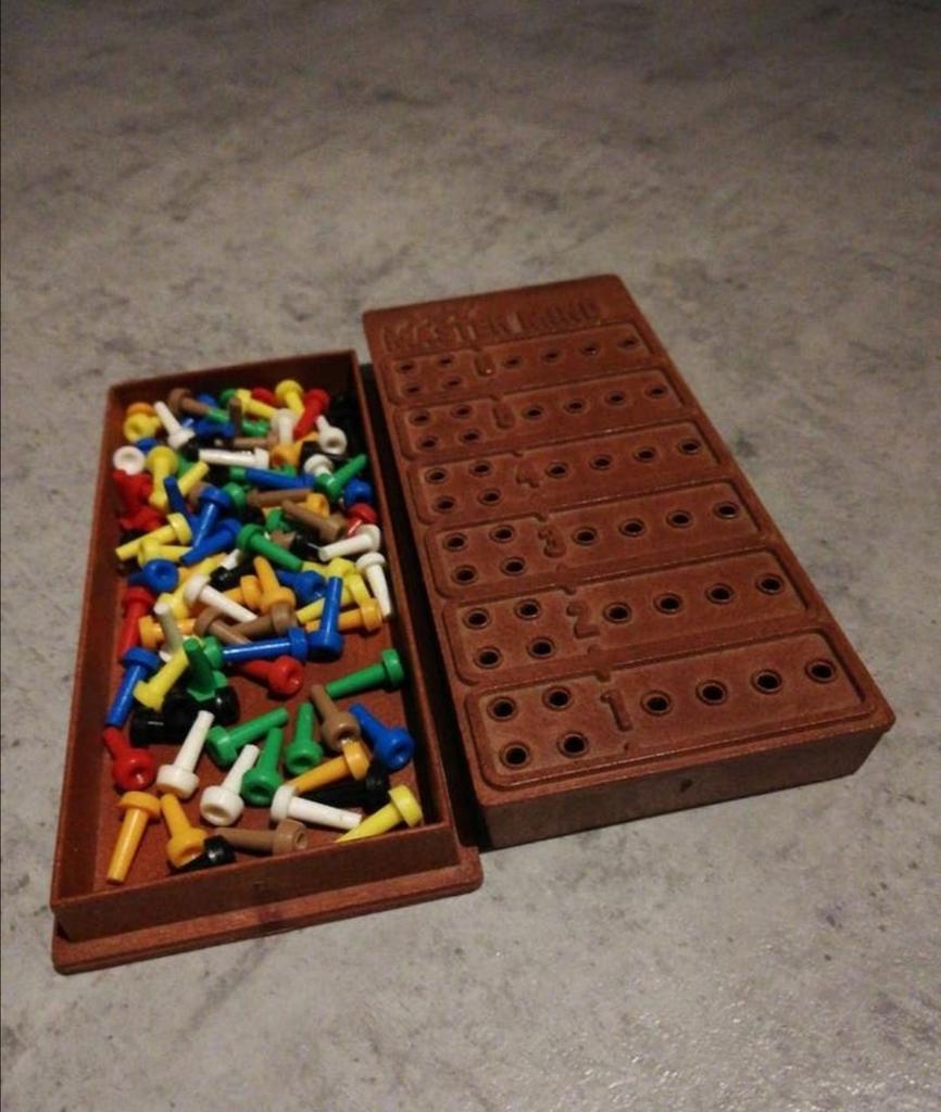 Mastermind, bordspel, Hobby en Vrije tijd, Gezelschapsspellen | Bordspellen, Een of twee spelers, Ophalen of Verzenden, Zo goed als nieuw