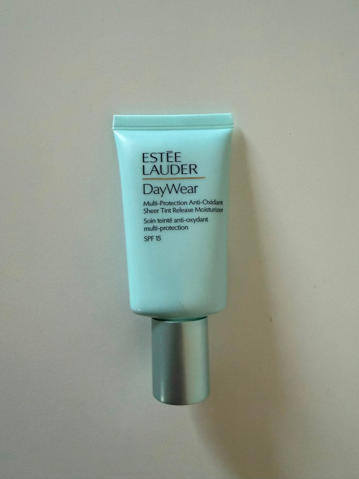 Nieuw: Estée Lauder Daywear Sheer tint release 50ml, Ophalen of Verzenden, Nieuw, Gehele gezicht, Camouflage
