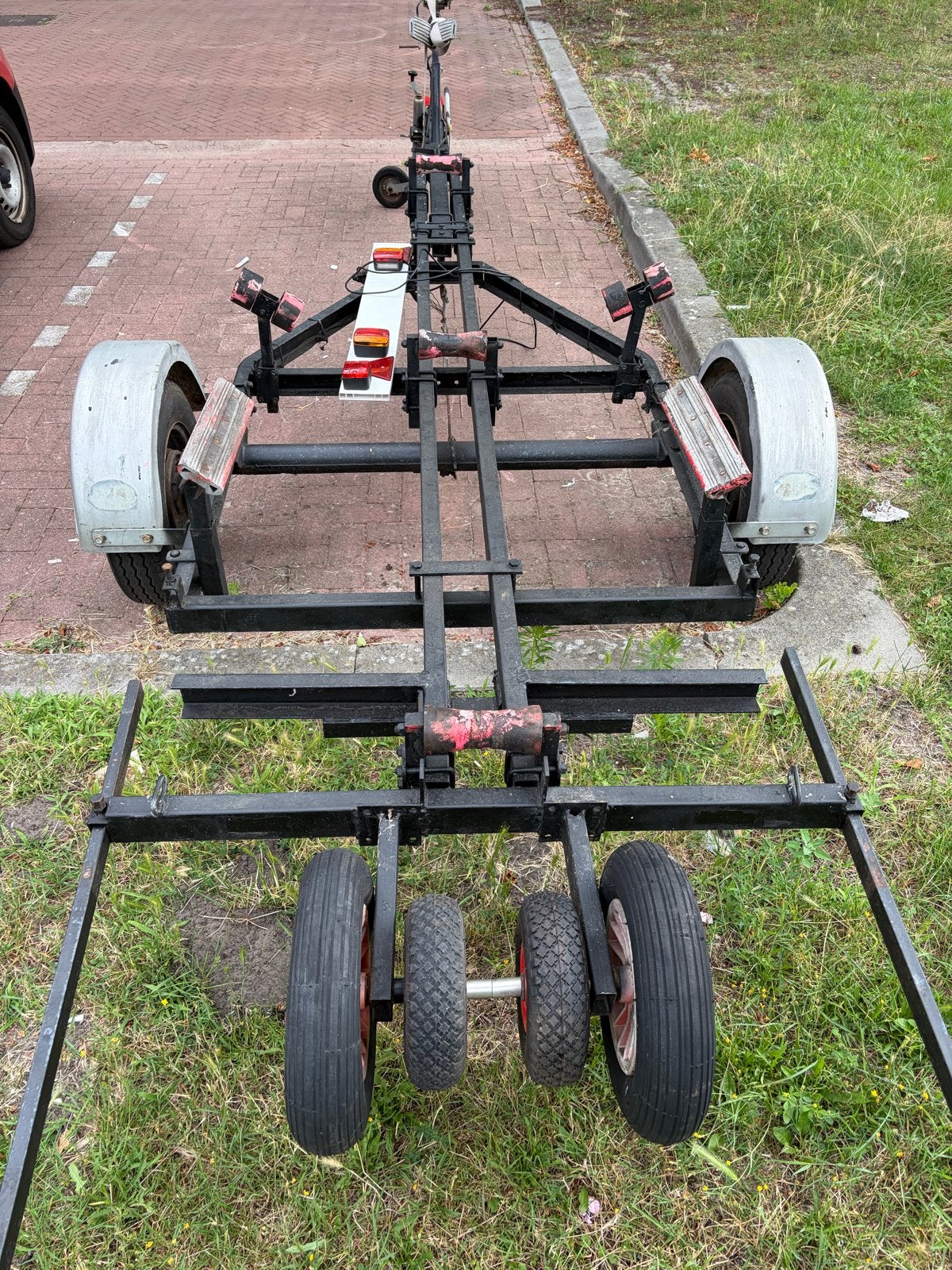 Kantelbare boottrailer voor boten tot 6 meter, Watersport en Boten, Boottrailers, Ophalen, Minder dan 1500 kg, Gebruikt, Kantelbaar