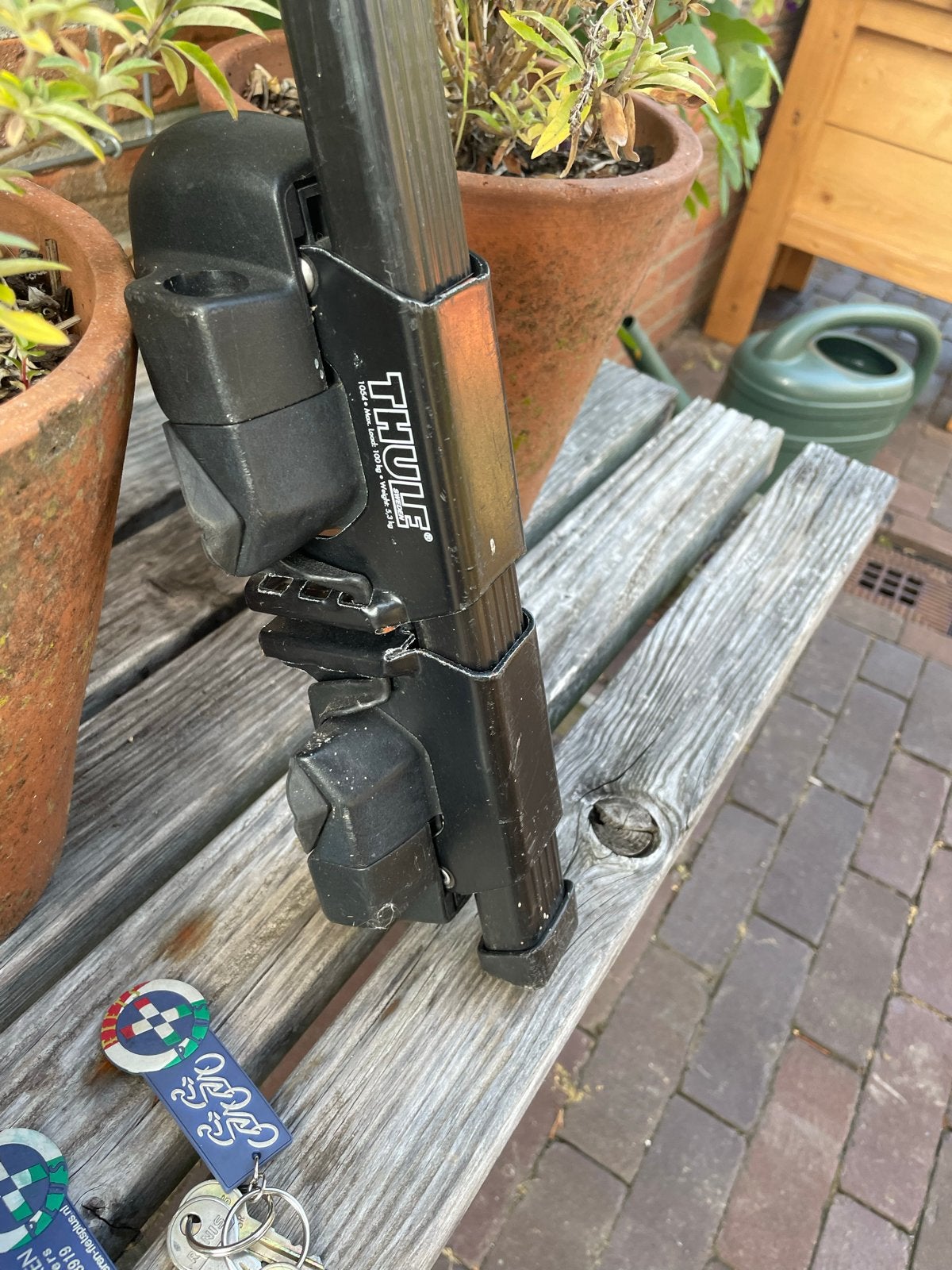 Thule dakdragers met sleutels, Ophalen, Gebruikt