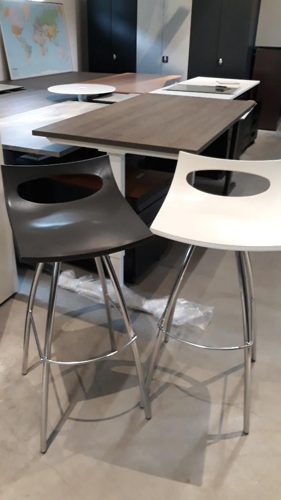 Twee Barkrukken, Huis en Inrichting, Barkrukken, Gebruikt, 60 tot 90 cm, Metaal, 2 krukken, Ophalen