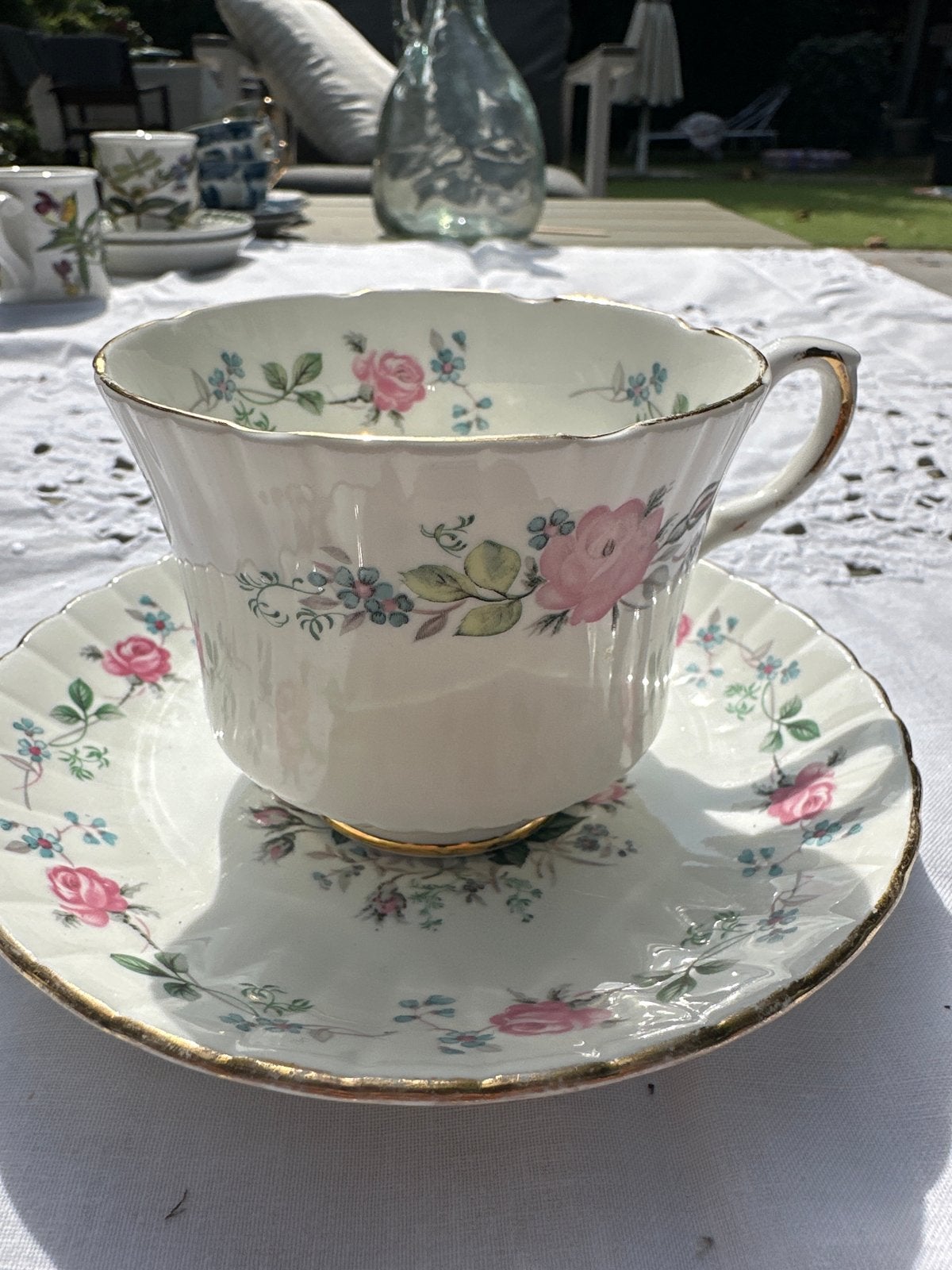 Royal Stafford Bone China Kop en Schotel - Rozenpatroon, Ophalen of Verzenden